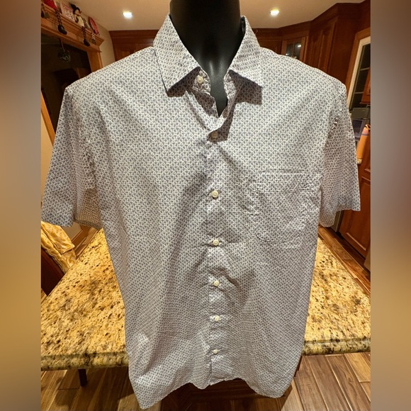 Peter Millar men’s short sleeve shirt. Sharp purple/blue cocktail pattern. Large - Picture 4 of 7